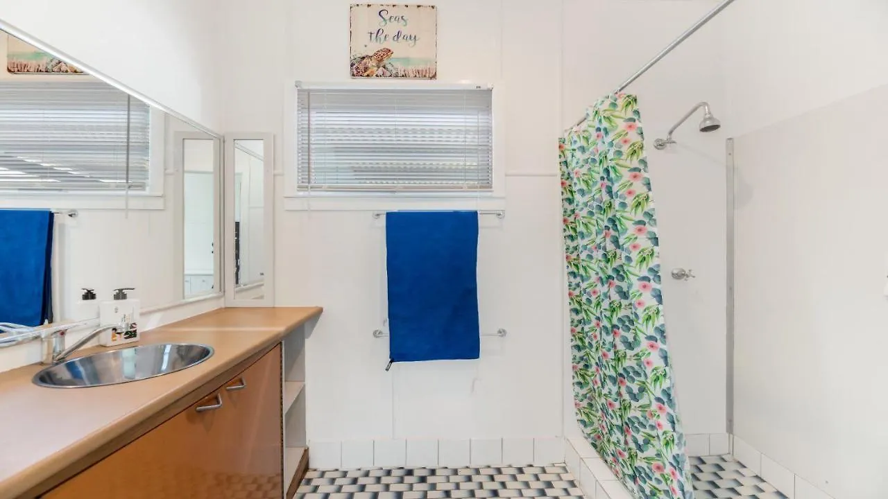 92 Landsborough Parade Golden Beach بيت للعطل